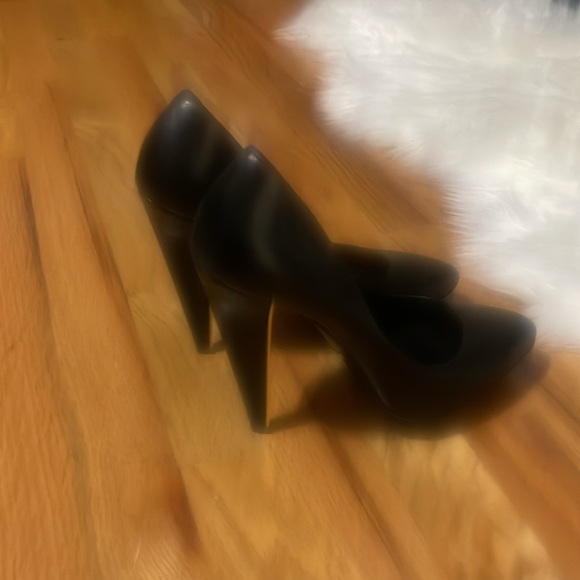 Roberto Cavalli black pumps with gold heel accent - Picture 3 of 11